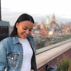 Meet your Posher, Amira